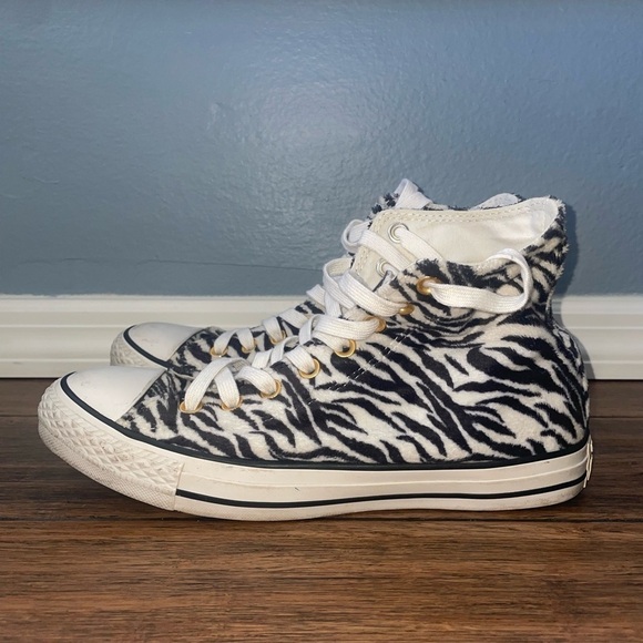 Zebra print fuzzy chuck taylor high top converse lace up sneakers - Picture 2 of 9